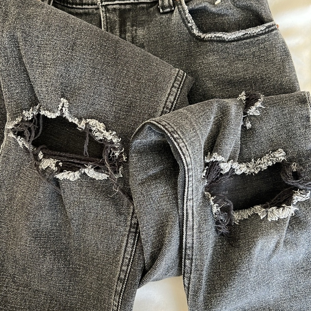 Abercrombie & Fitch Women’s Skinny Ripped Jeans - Picture 2 of 4